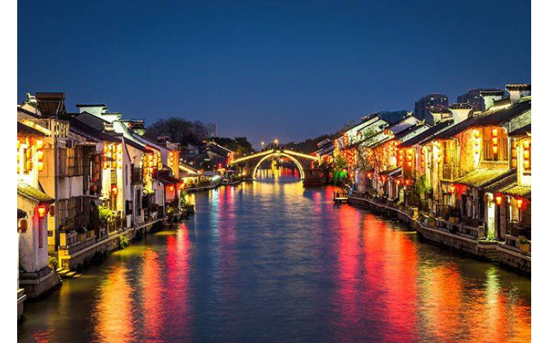 文旅夜游燈光應(yīng)該怎么做才能帶來(lái)更多的游客？