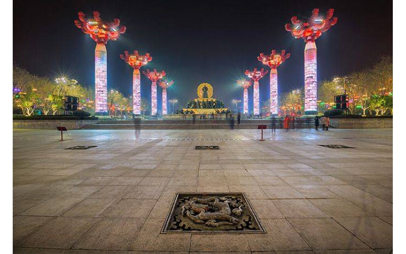 如何做廣場亮化能夠成為城市的一道亮麗風(fēng)景線？
